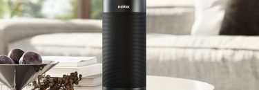 Revox_Studioart_A100_Bluetooth_WLAN_Deezer_Spotify_Room_Speaker_Airplay_Akkubetrieb_800x800@2x